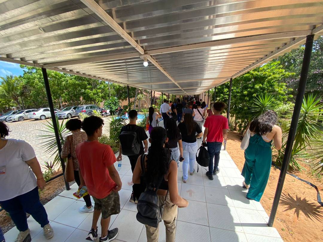 ENEM 2023 - NATAL/RN - Inscritos chegam a escola pública para primeiro dia de provas