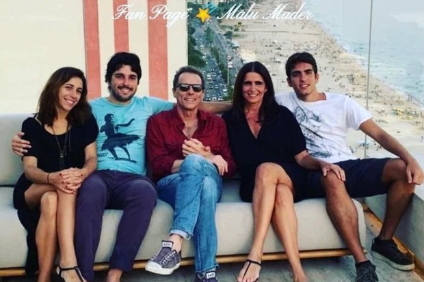 Malu Mader com a família (Foto: Reprodução/Instagram)