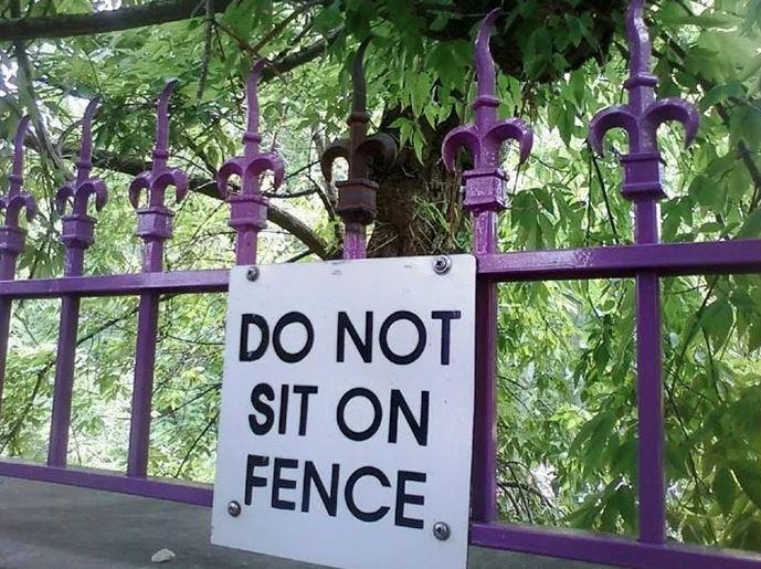 Alguém realmente gostaria de se sentar nessa cerca?