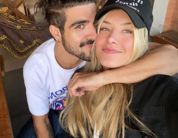 Caio Castro e namorada (Foto: Instagram )