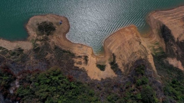 BBC-Maior hidrelétrica do subsistema Sudeste, reservatório de Furnas está com 15% da sua capacidade (Foto: Reuters via BBC News Brasil)