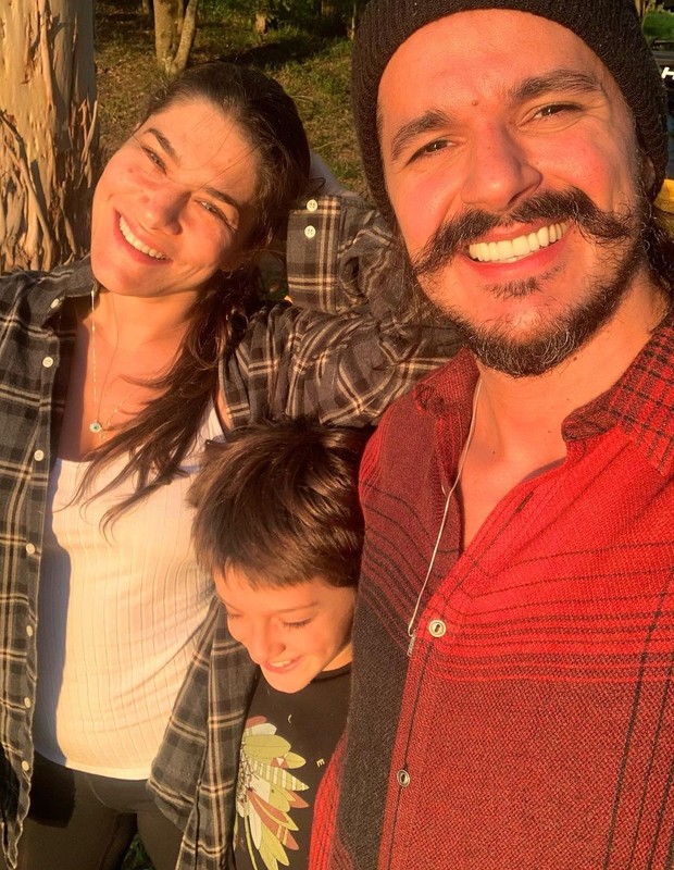Priscila Fantin com o marido, Bruno Lopes, e o filho, Romeo (Foto: Reprodução/Instagram)
