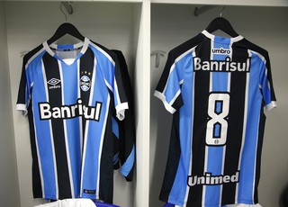Grêmio dribla crise e projeta ganhar o dobro com o não patrocínio em 2016