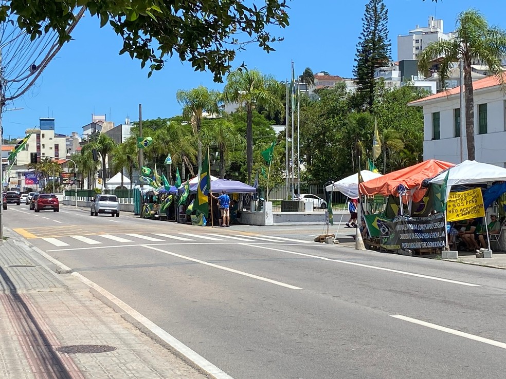 Acampamento no Estreito, em Florianópolis, segue sem intervenções policiais na tarde desta segunda — Foto: Arquivo Pessoal
