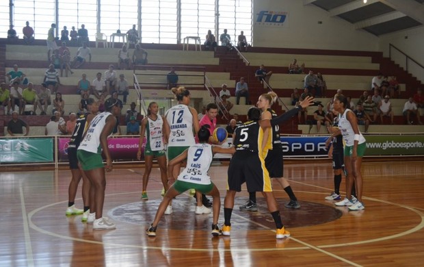 Ourinhos e São José se enfrentam pela segunda rodada da LBF (Foto: Rosana Gomes/PMO/Divulgação)