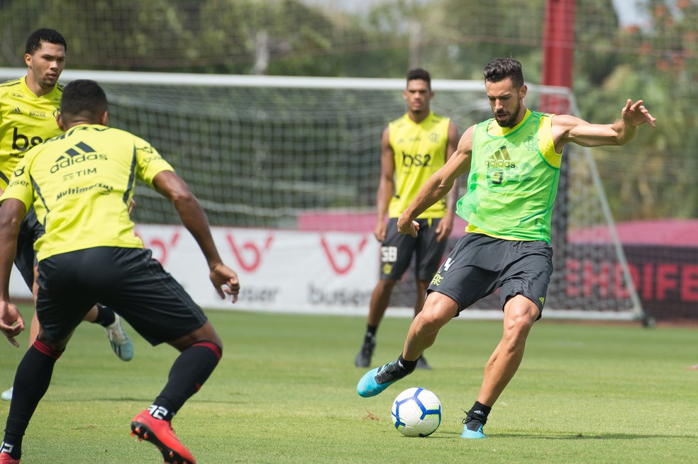 Pablo Marí é desfalque do Flamengo na partida contra o Ceará — Foto: Alexandre Vidal