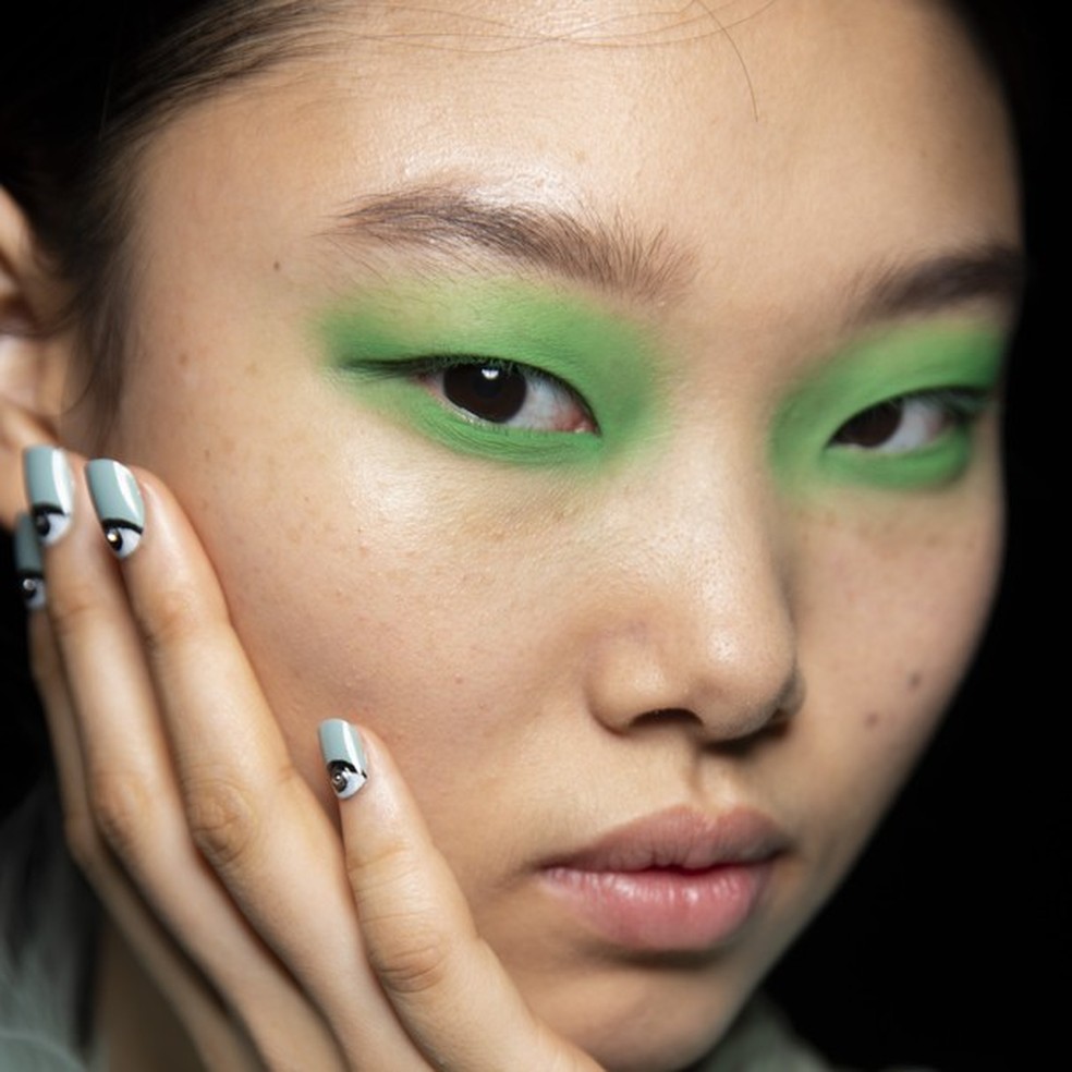 A Beleza Do Desfile Da Kenzo Nos Deixou Ainda Mais Ansiosas Para O Carnaval Beleza Glamour