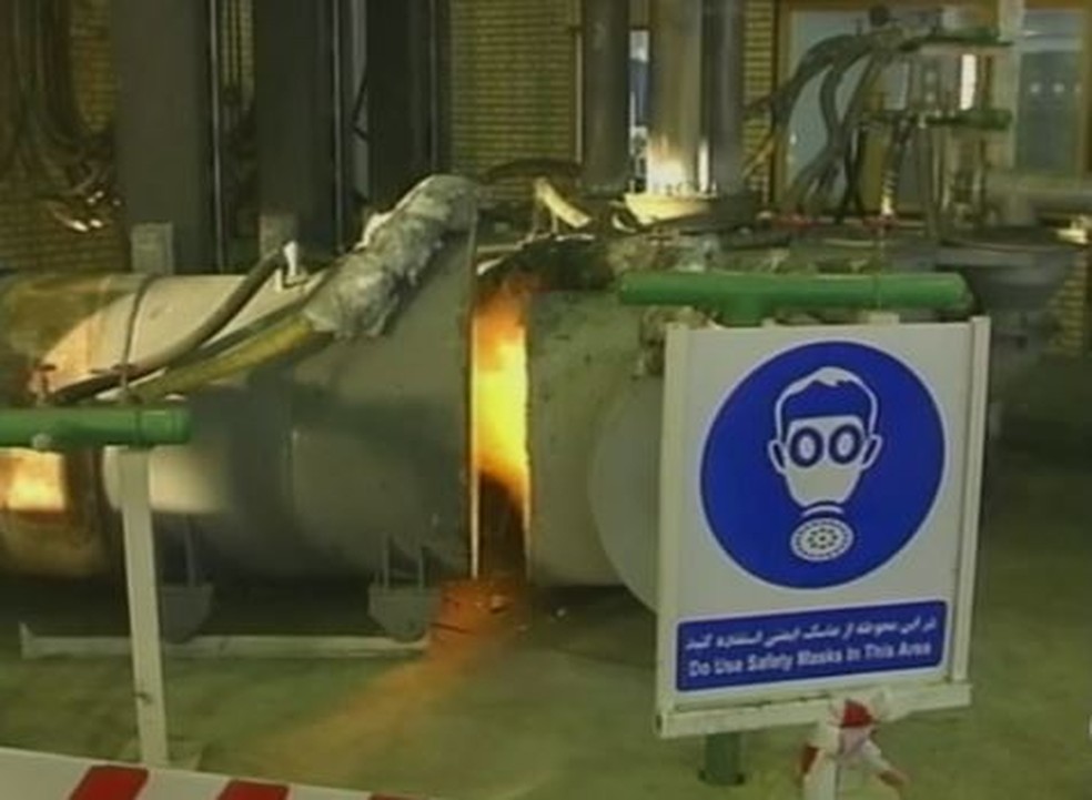 O urânio de baixo enriquecimento é usado para produzir combustível para reatores nucleares, mas, potencialmente, pode servir para a produção de armas nucleares. — Foto: Reprodução/TV Globo/Jornal Hoje