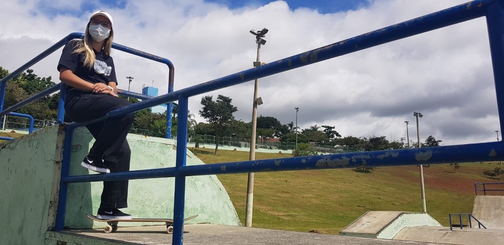 Pâmela Rosa na pista de São José dos Campos onde começou a andar de skate — Foto: Marcel Merguizo