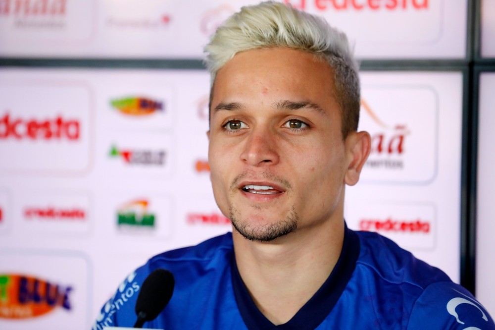 Acertado com o RB Bragantino, Artur se despede do Palmeiras pelo Instagram