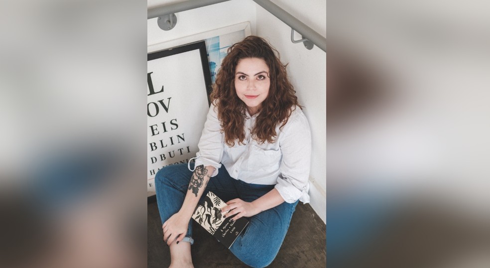 A escritora Beatriz Souza encontrou na literatura uma forma de expressar seus sentimentos — Foto: Arquivo pessoal