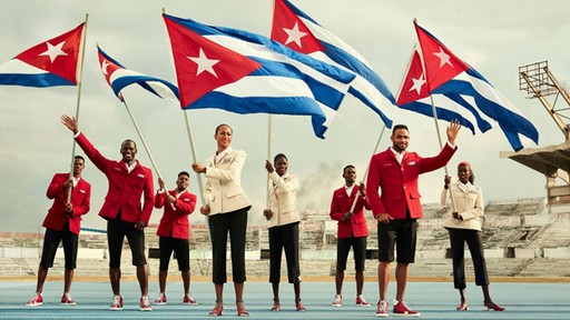 Christian Louboutin, famoso pelos sapatos de sola vermelha, criou o uniforme da delegação cubana. O resultado é uma parceria do designer com o atleta Henri Tai