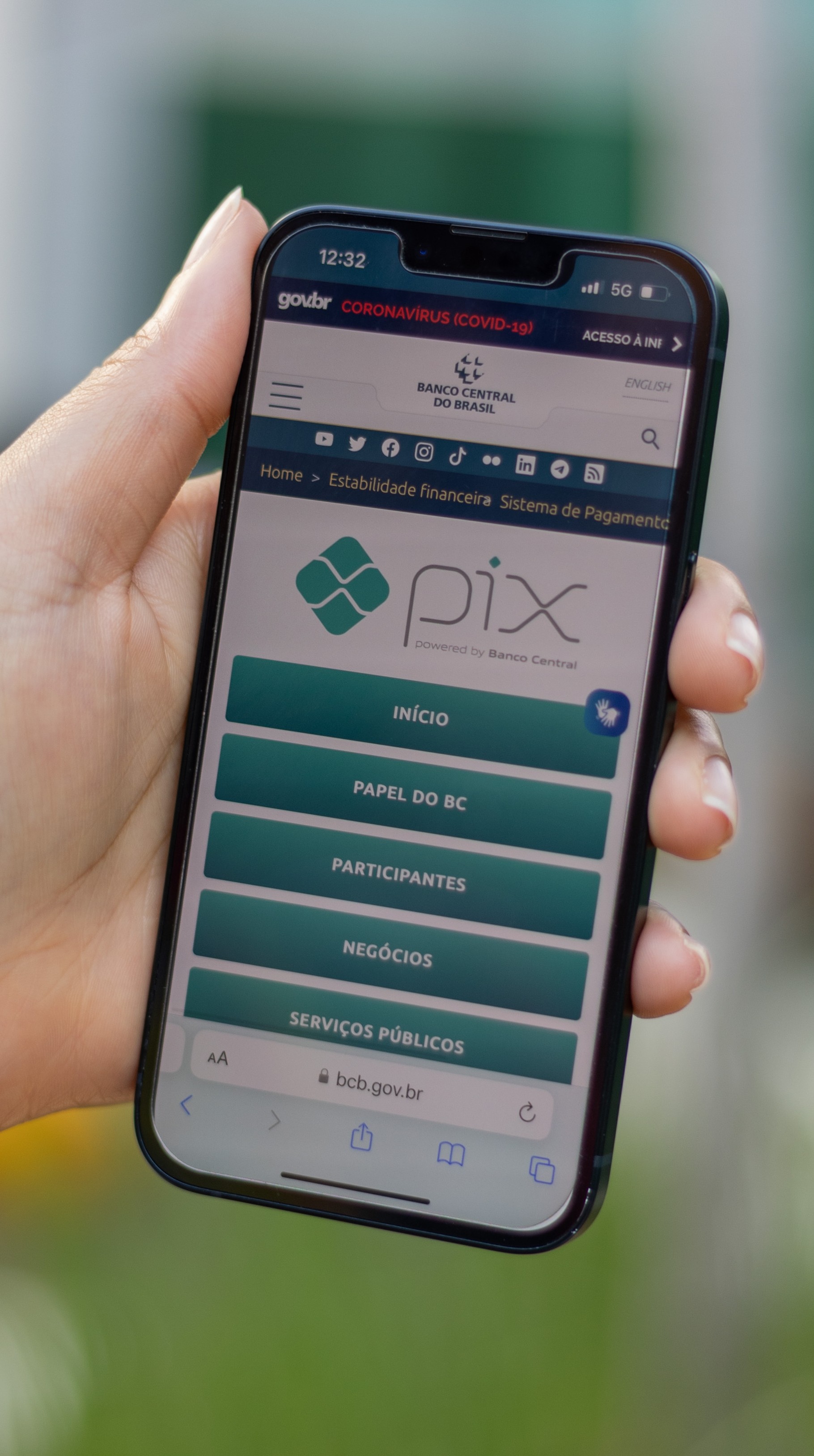 Pix por aproximação no iPhone: por que função não chegou ao seu celular?