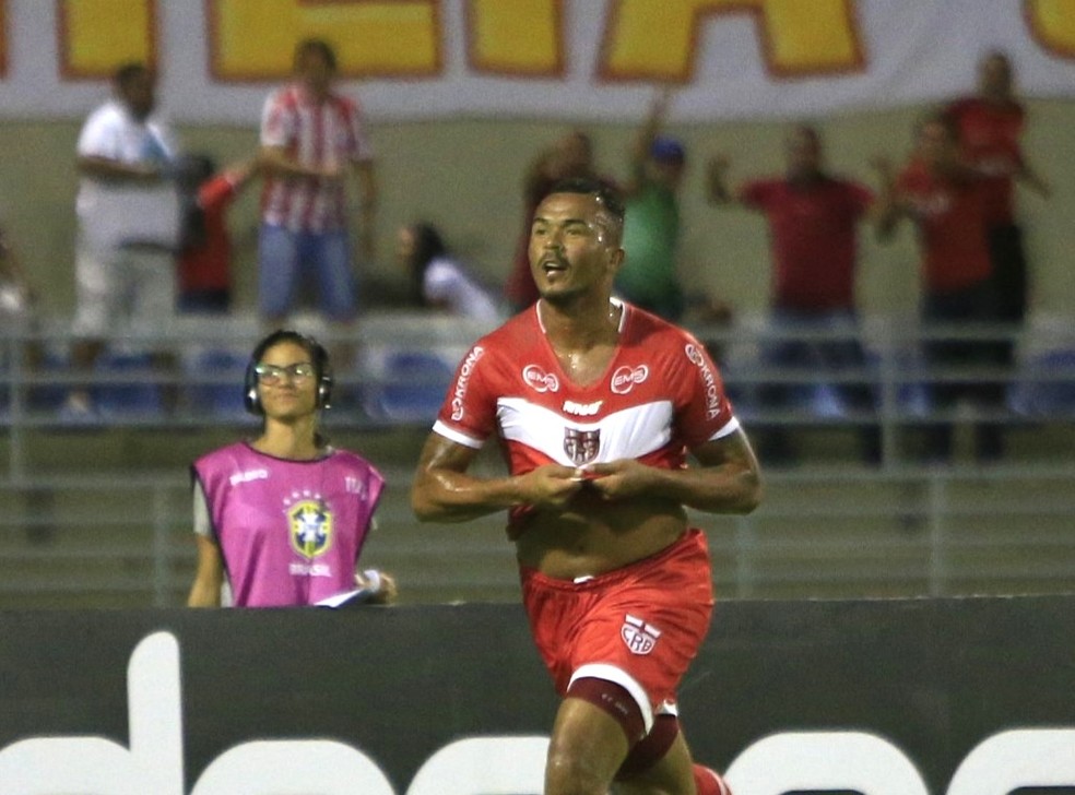 Zé Carlos foi artilheiro da Série B em 2015  — Foto: Ailton Cruz / Gazeta de Alagoas