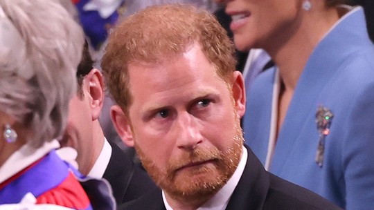 Príncipe Harry ignorou os parentes na coroação e saiu sem falar com ninguém