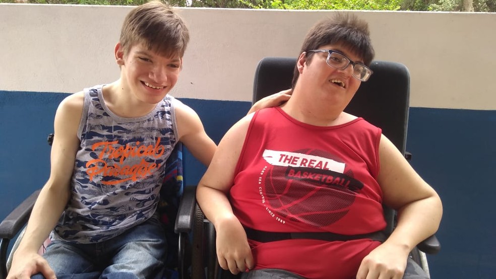 Família entrou na Justiça para homecare dos filhos — Foto: Arquivo pessoal