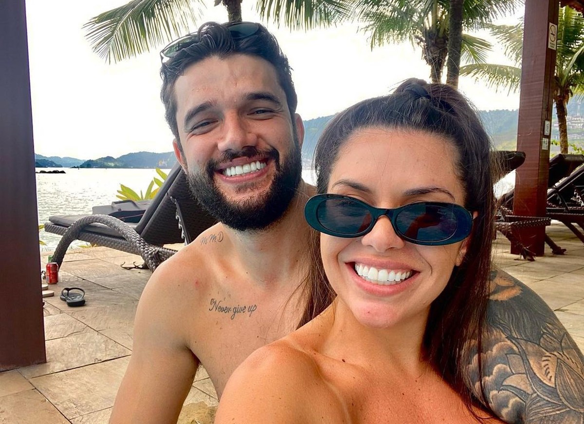 Cybelle Hermínio  e o novo namorado (Foto: Reprodução Instagram)