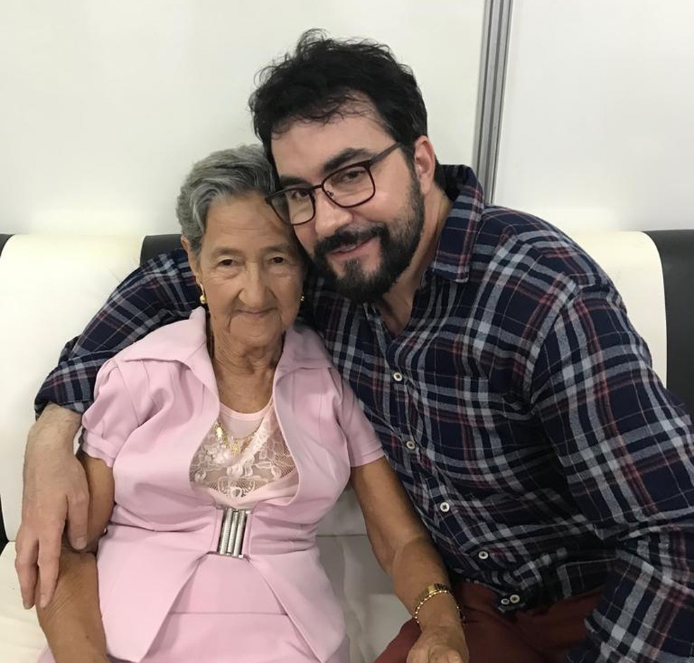 Anízia se encontrou com Padre Fábio de Melo durante o Palmas Capital da Fé — Foto: Gleiziane Matos/Divulgação 