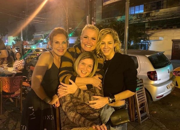 Xuxa com Andrea Veiga, Louise Wischermann e uma amiga (Foto: Reprodução Instagram)