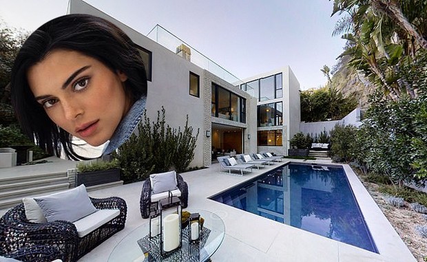 Com fortuna de R$ 235 mi, Kendall Jenner abre sua mansão; fotos - Quem |  Casa dos Famosos