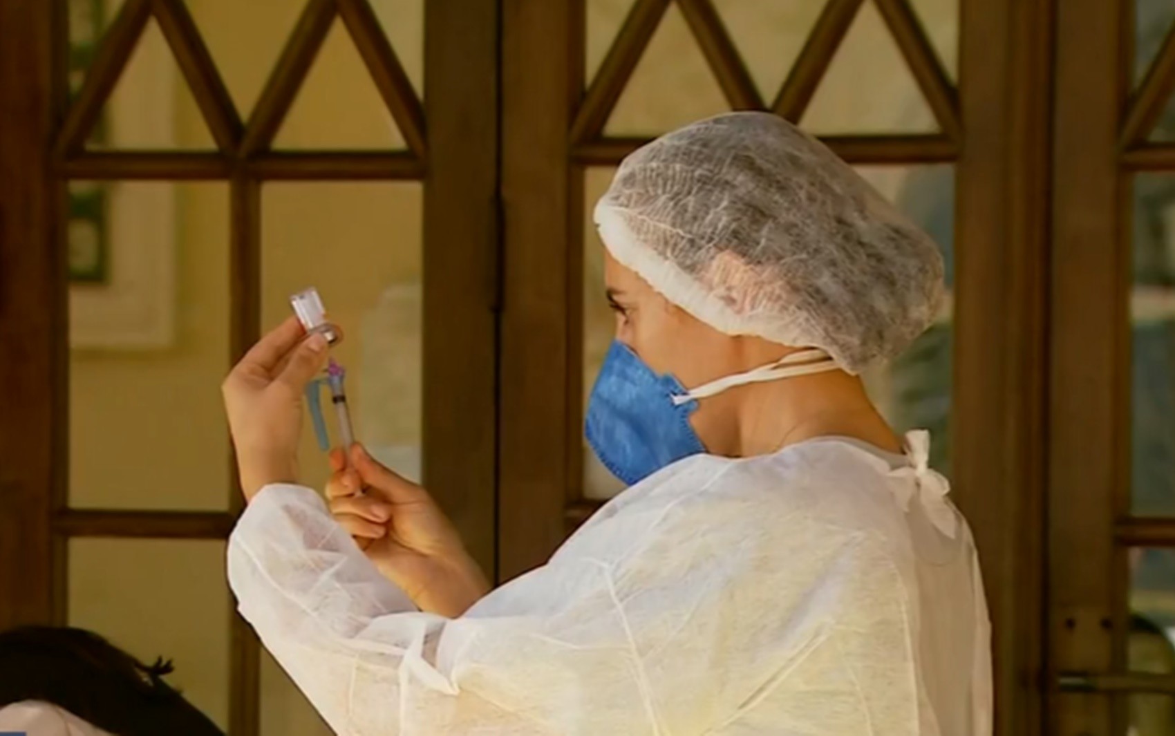 Quarta dose contra a Covid começa a ser aplicada em idosos em Ribeirão Preto; saiba como agendar