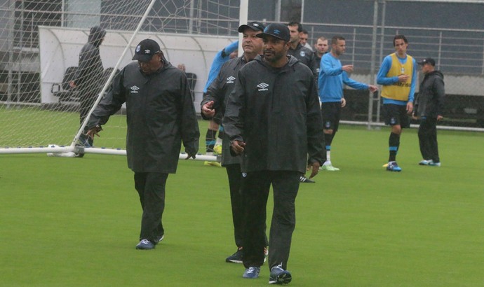 Roger tenta encerrar sina de ídolos que fracassam no retorno ao Grêmio
