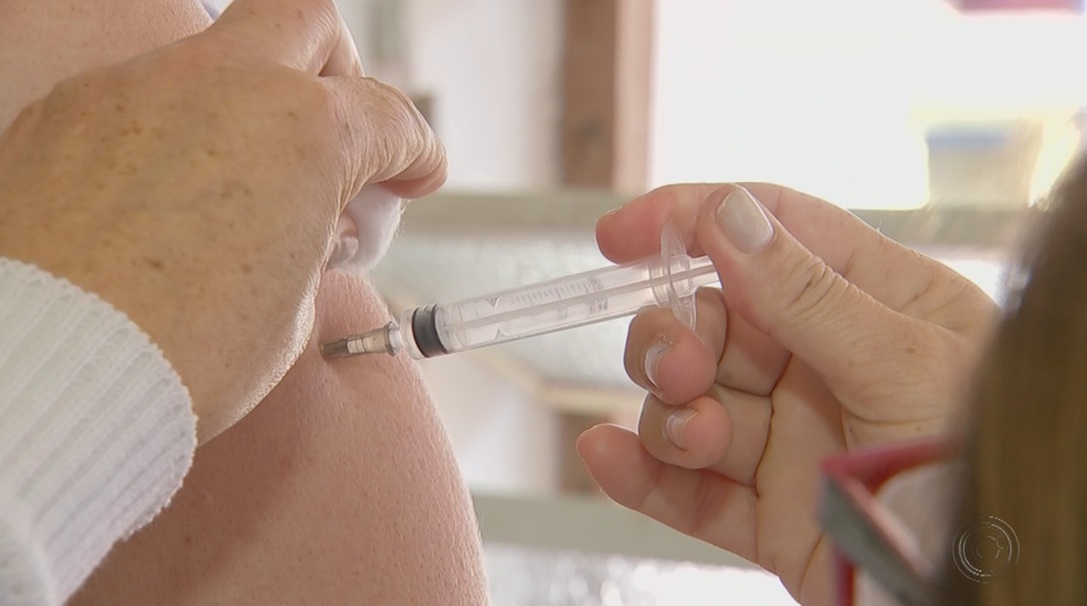 Vacina contra H1N1 (Foto: ReproduÃ§Ã£o/TV TEM )
