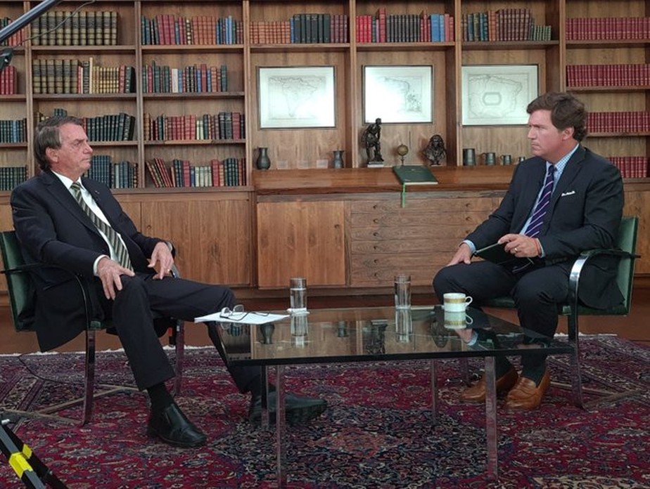 Bolsonaro em entrevista ao jornalista americano Tucker Carlson, da Fox News