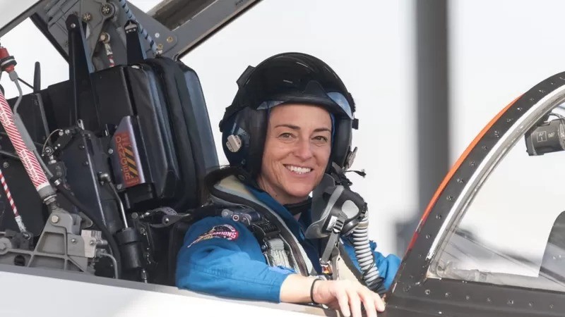 Mann é uma piloto militar condecorada (Foto: NASA via BBC)