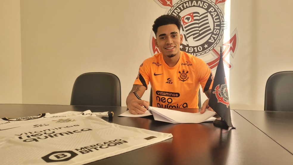 Du Queiroz renova contrato com o Timão até 2025