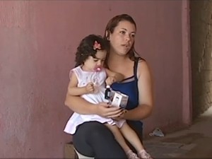 Ana Cláudia também teve atendimento negado pelo pediatra de plantão (Foto: Reprodução Inter TV dos Vales)