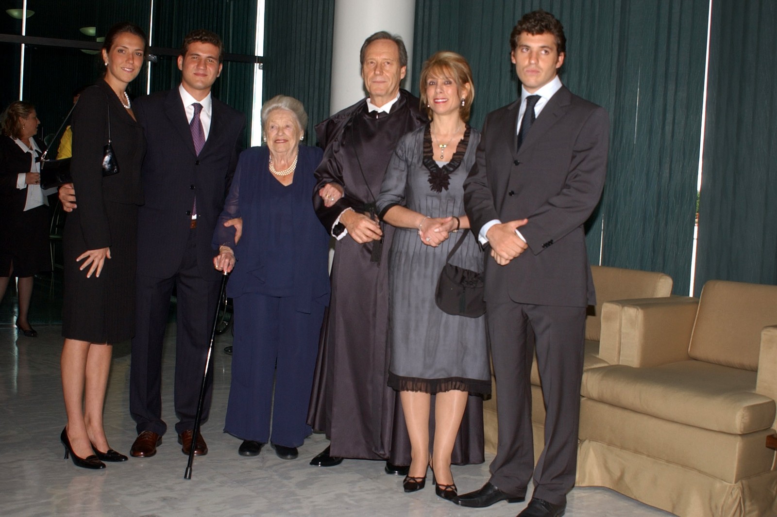 Em 2006, o novo ministro foi indicado pelo então presidente Lula em seu primeiro mandato. Lewandowski com a família no dia da posse, em 2006 — Foto: Divulgação/STF