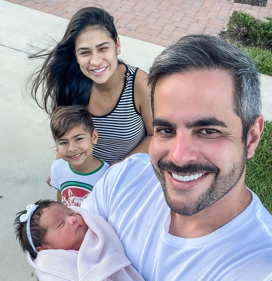 Simone com marido e filhos (Foto: Reprodução/Instagram)