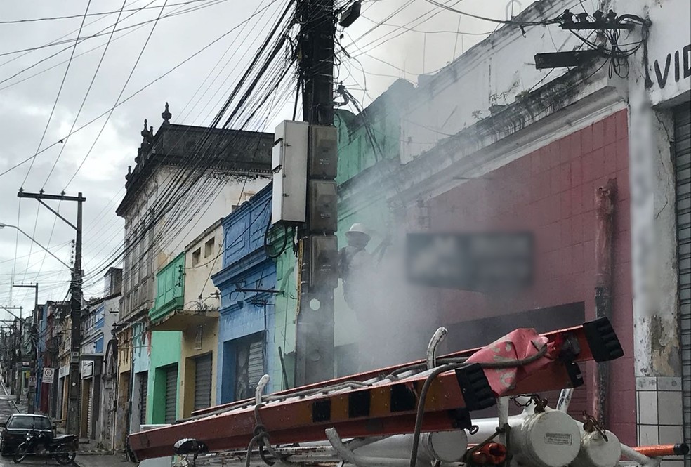 Loja atingida por incêndio fica na Rua da República, em João Pessoa (Foto: Walter Paparazzo/G1)