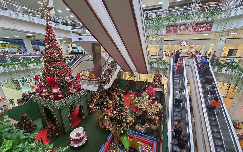 Decoração de Natal é inaugurada em shopping de Salvador; papai noel chegou  ao local de BRT e metrô | Bahia | G1