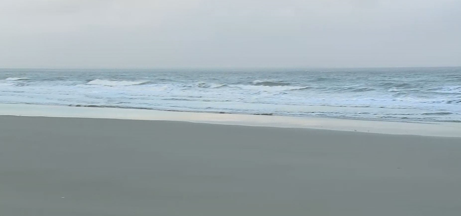 Homem é preso após assaltar banhista na praia da Ponta d’Areia, em São Luís; suspeito chegou a se jogar no mar