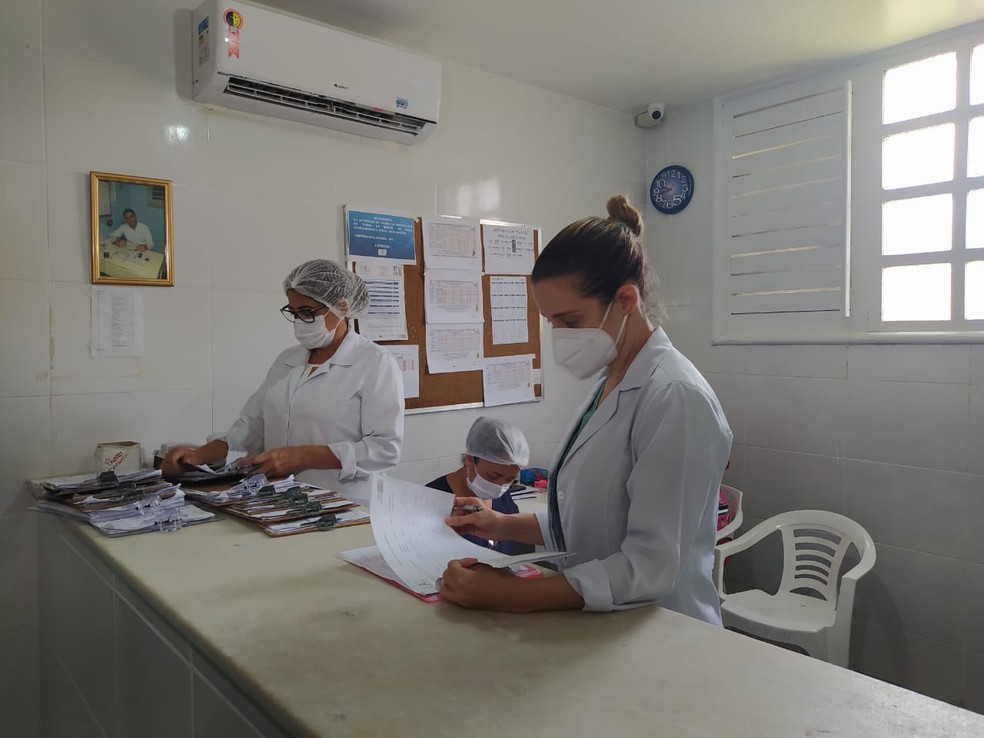 Para a enfermeira Leinnara Coelho, o reconhecimento da categoria é necessário e, há anos, profissionais reivindicam a regulamentação do piso e também da carga horária de trabalho. — Foto: Ilanna Serena/g1