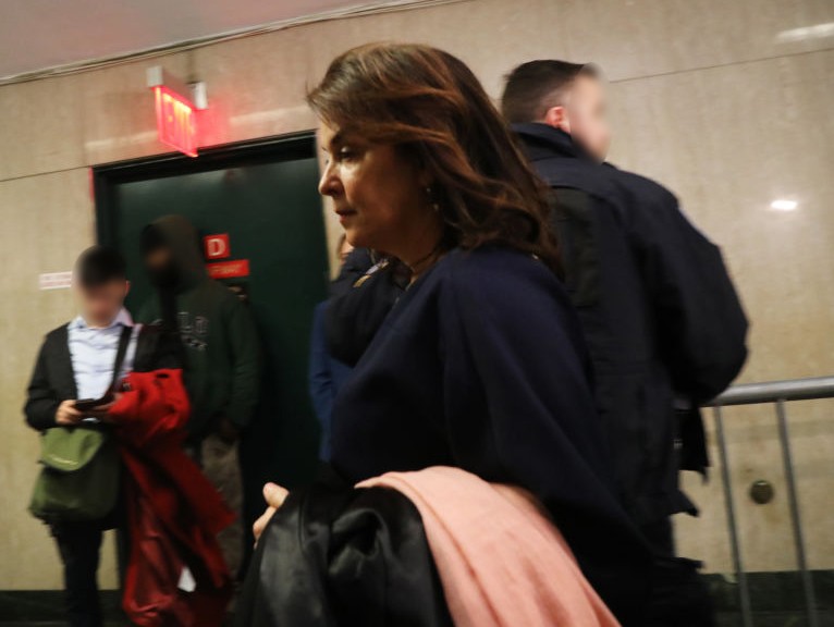 Annabella Sciorra chega ao julgamento de Harvey Weinstein (Foto: Getty Images)