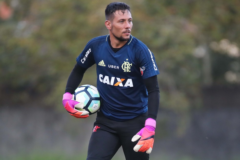 Diego Alves treinou, mas não vai para o jogo contra o Coxa (Foto: Gilvan de Souza/Flamengo)