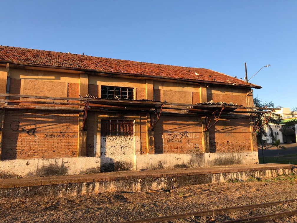 Local onde ficava a antiga Estação Ferroviária de Regente Feijó — Foto: Luís Augusto Pires Batista/TV Fronteira