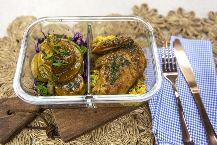 Galeto Assado Com Farofa De Cenoura