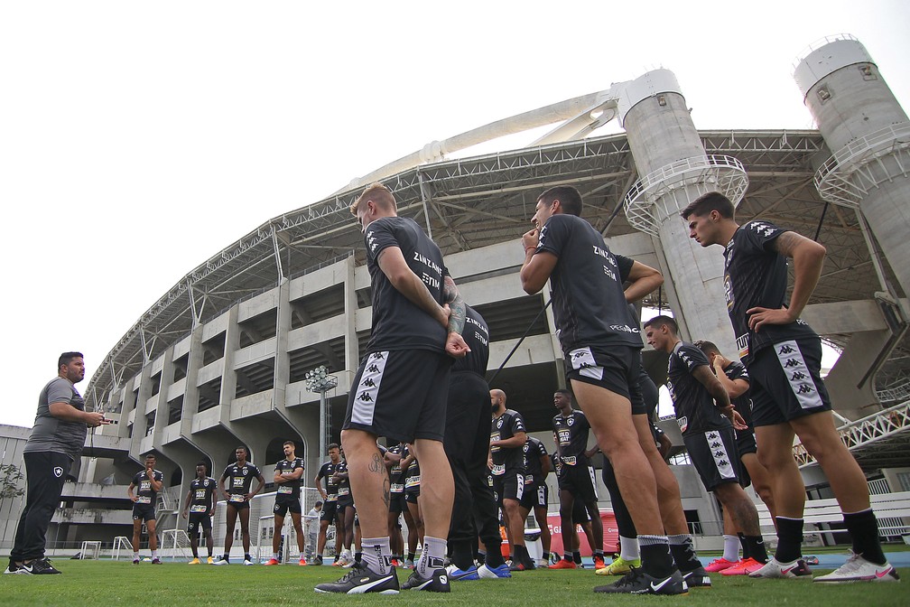 Botafogo vê clássico com o Vasco como jogo da vida e define ações internas para tentar se salvar