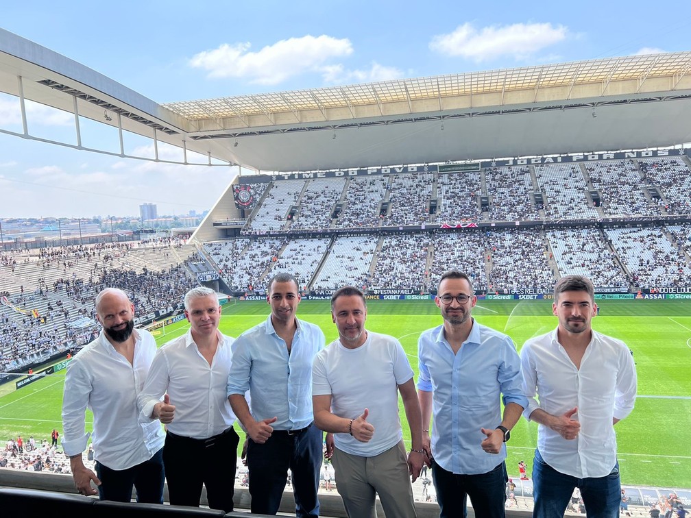 Em casa! Vítor Pereira esteve na Arena para acompanhar a vitória do Timão