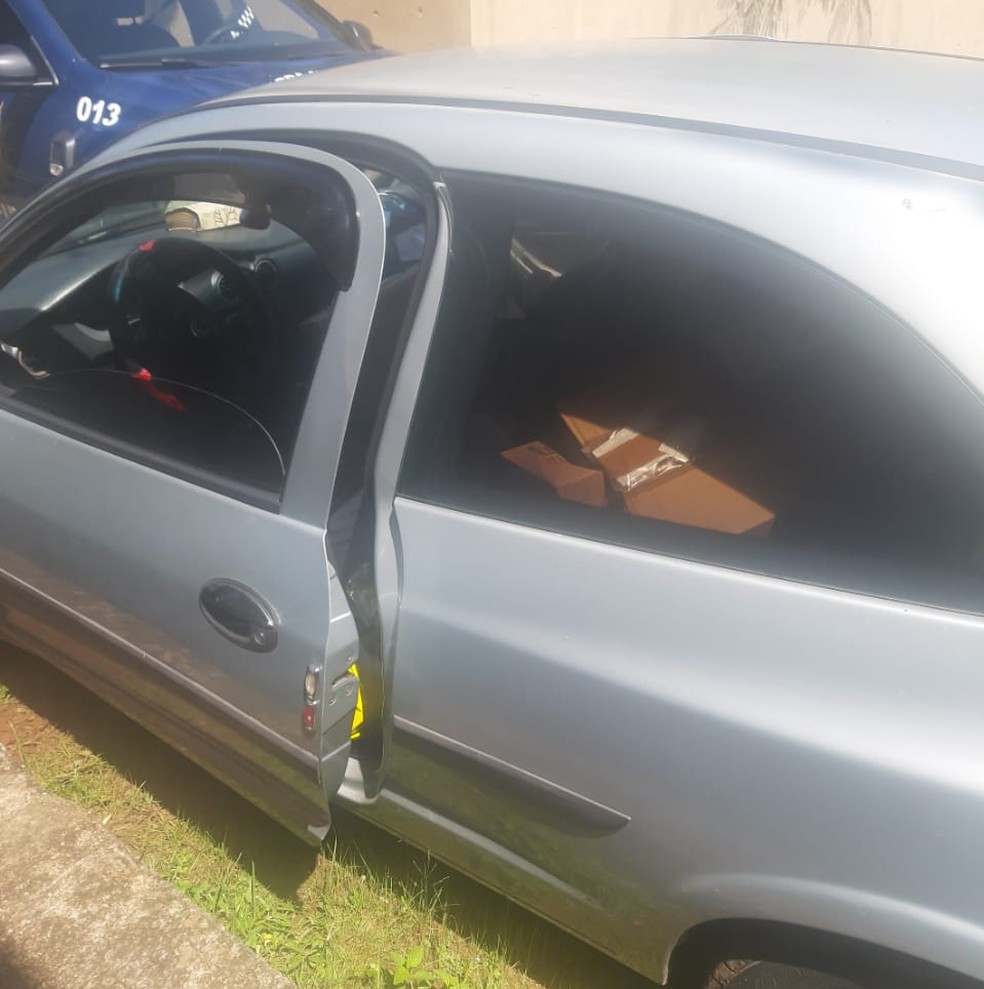Guarda Municipal de Campinas prendeu homem que tentou jogar carro contra viatura após roubo de van de mercadorias — Foto: Guarda Municipal de Campinas
