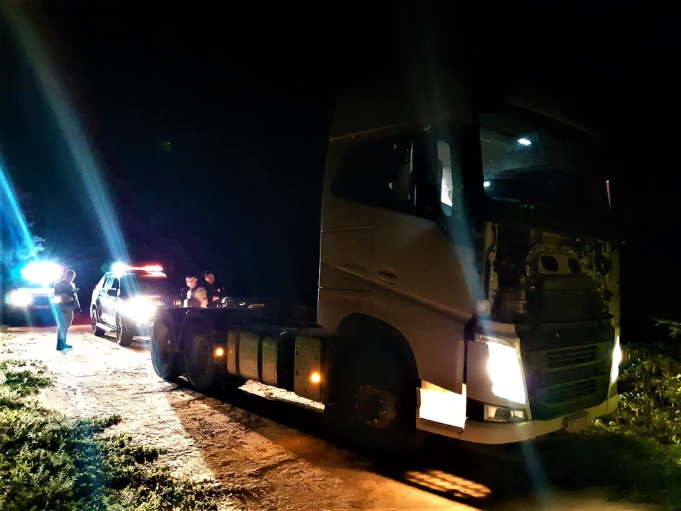 PRF recupera caminhão roubado no Oeste da Bahia — Foto: Divulgação/PRF