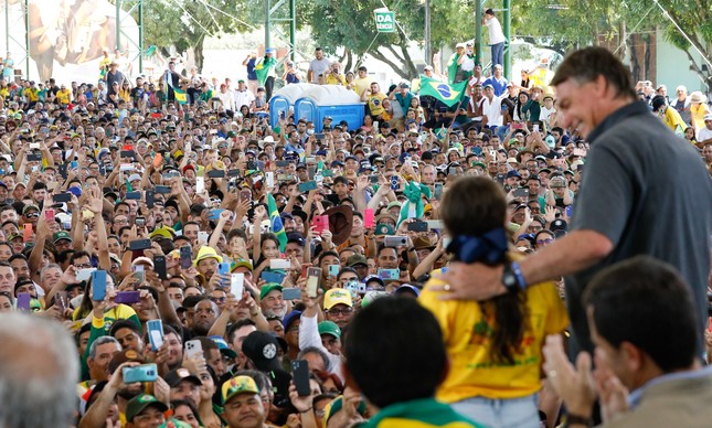 Jair Bolsonaro faz campanha antecipada em visita oficial a Paragominas (PA)