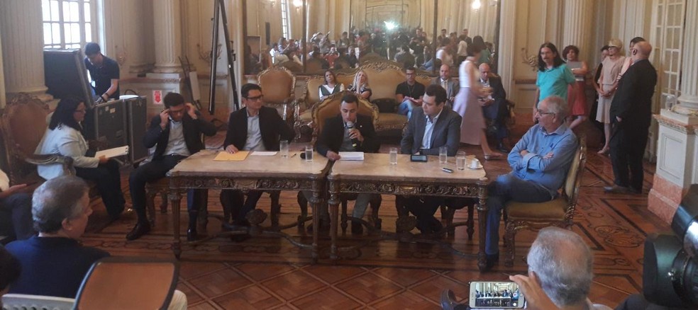 Comissão processante reunida para a análise do impechment do prefeito Marcelo Crivella  — Foto: Gabriel Barreira/G1 Rio 