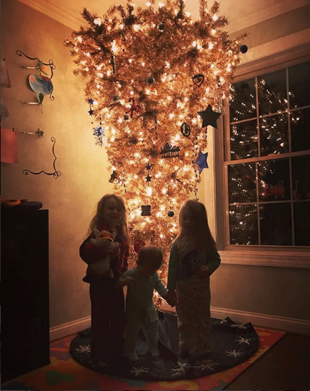 árvore de natal invertida (Foto: Reprodução / Instagram)