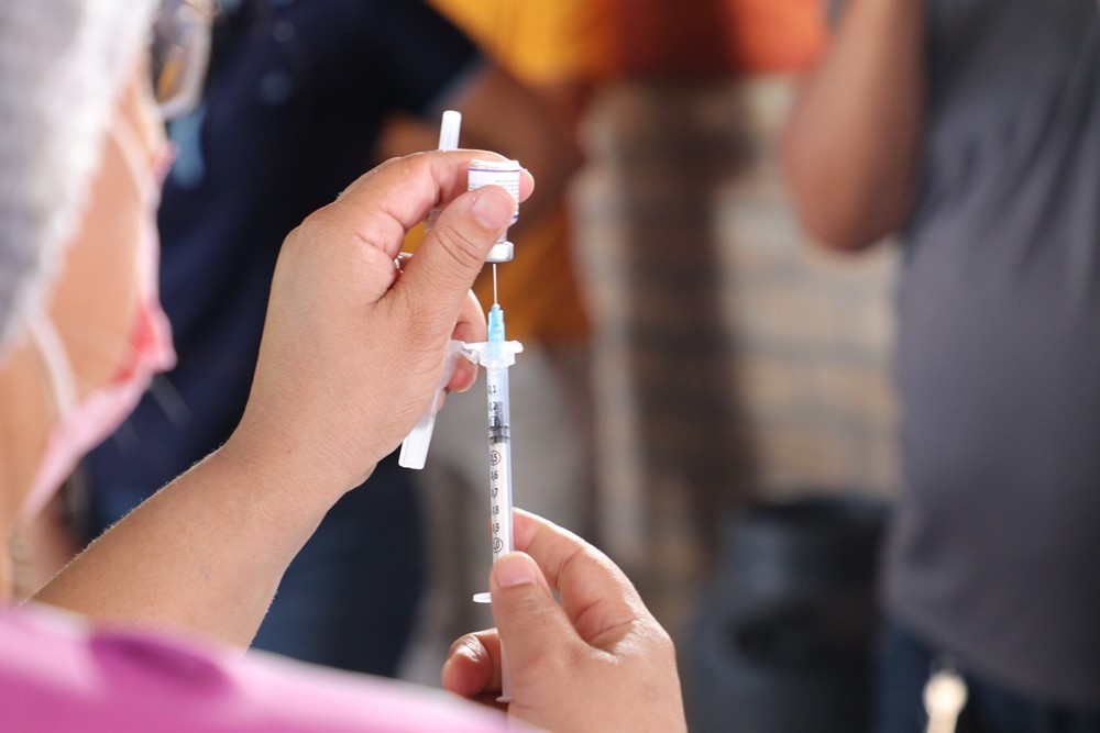 Em Rio Branco, 1ª, 2ª e dose de reforço da vacina contra Covid-19 são aplicadas em 17 pontos nesta quarta (23)