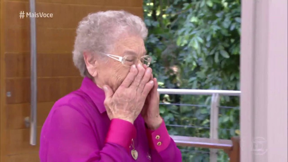 Palmirinha chora ao reencontrar Ana Maria Braga — Foto: TV Globo